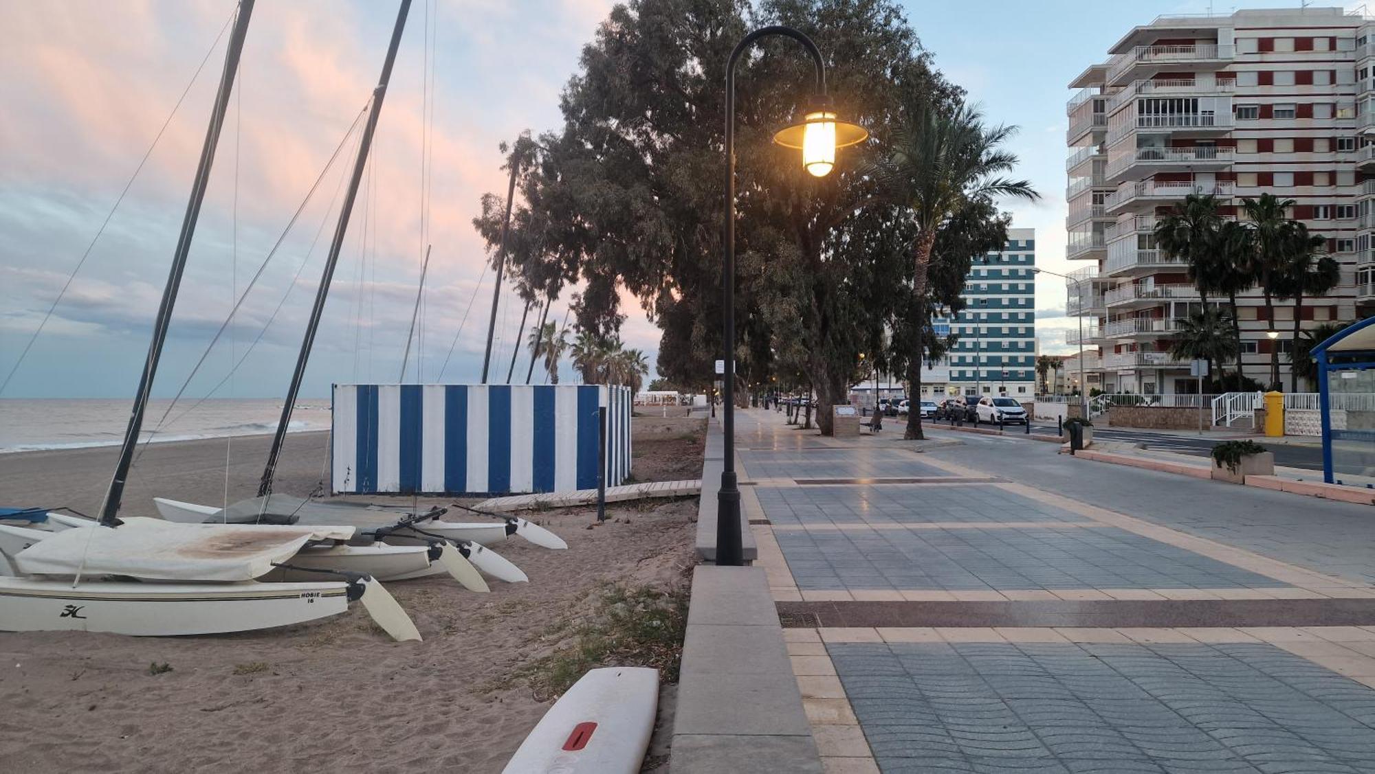 Incredible Seafront With Sunrise And Sunset Views Apartment Benicassim Exterior photo
